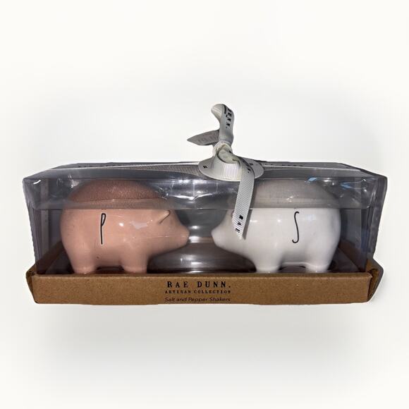 Rae Dunn Ceramic Farmhouse Pink And White Pig Salt and Pepper Shakers New - Picture 1 of 4